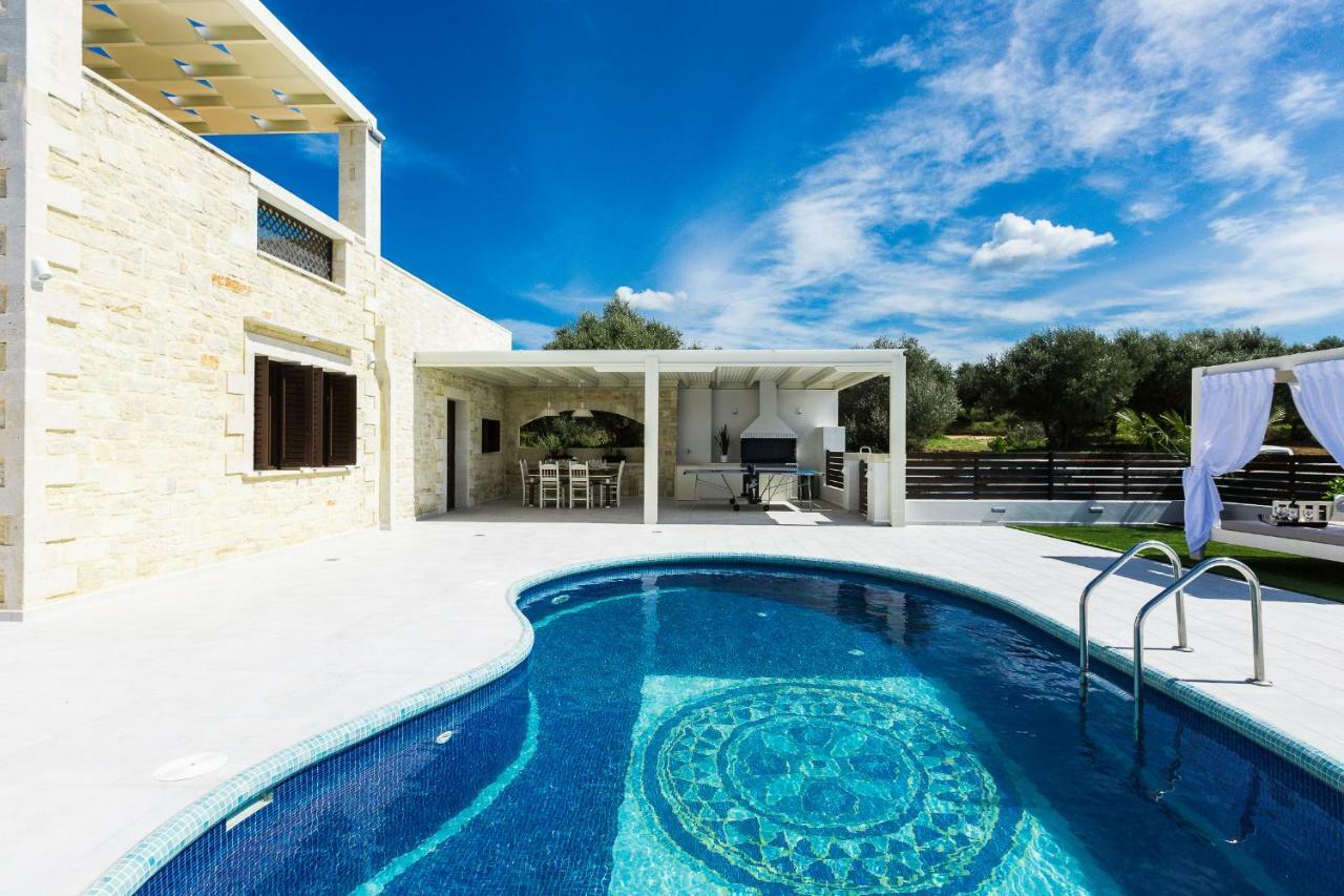 Caramel Villa, With 40M2 Pool & Spa Whirlpool, By Thinkvilla Panormos  Bagian luar foto